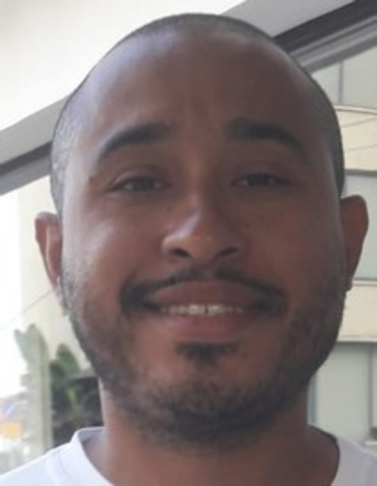 תמונת פורטרט של בעל המקצוע