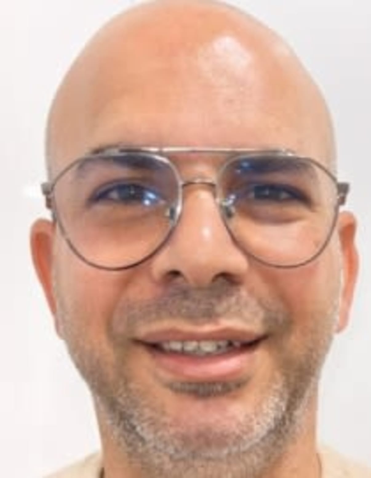 תמונת פורטרט של בעל המקצוע