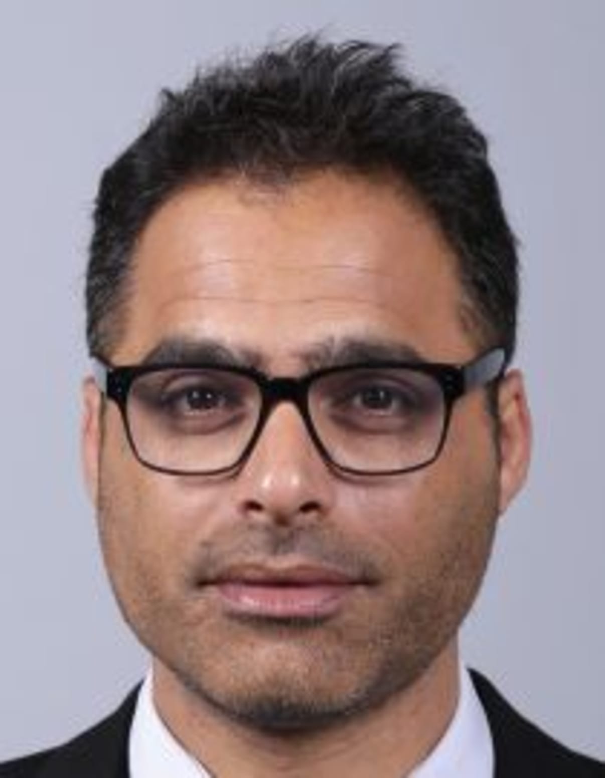 תמונת פורטרט של בעל המקצוע