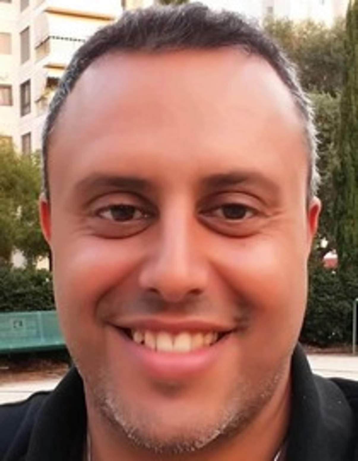 תמונת פורטרט של בעל המקצוע