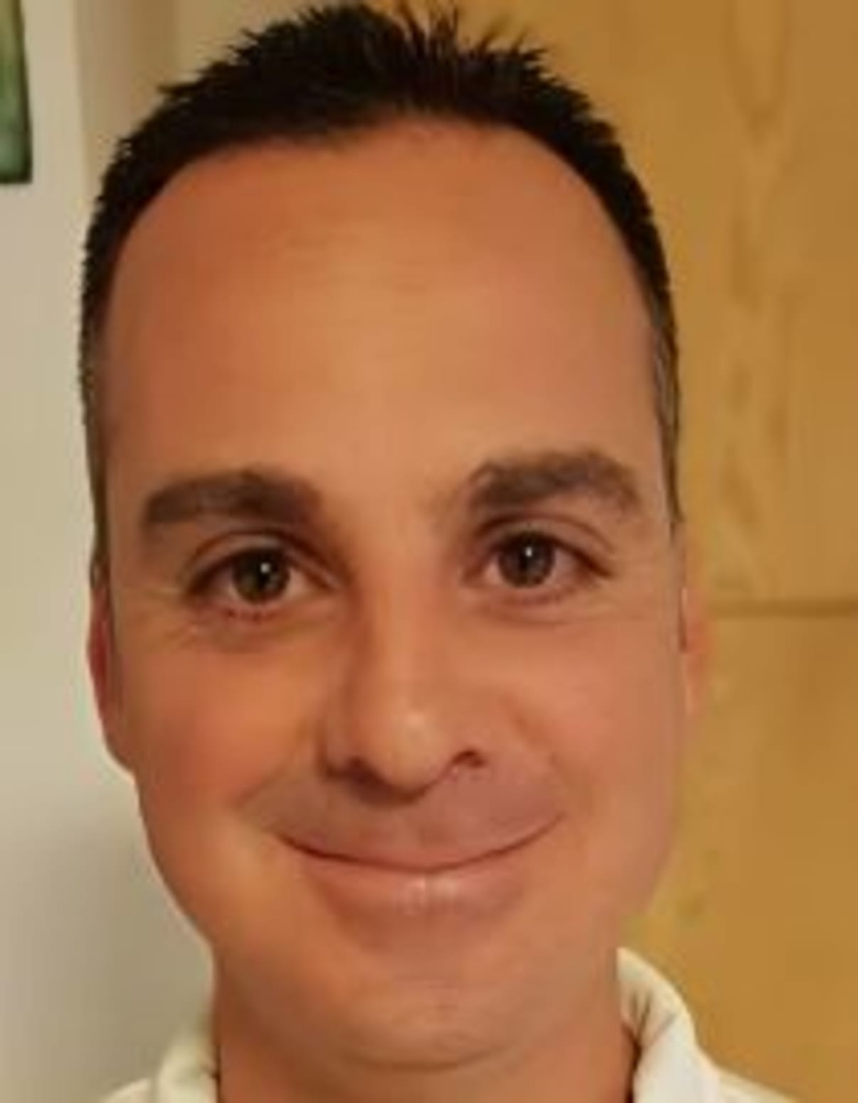 תמונת פורטרט של בעל המקצוע