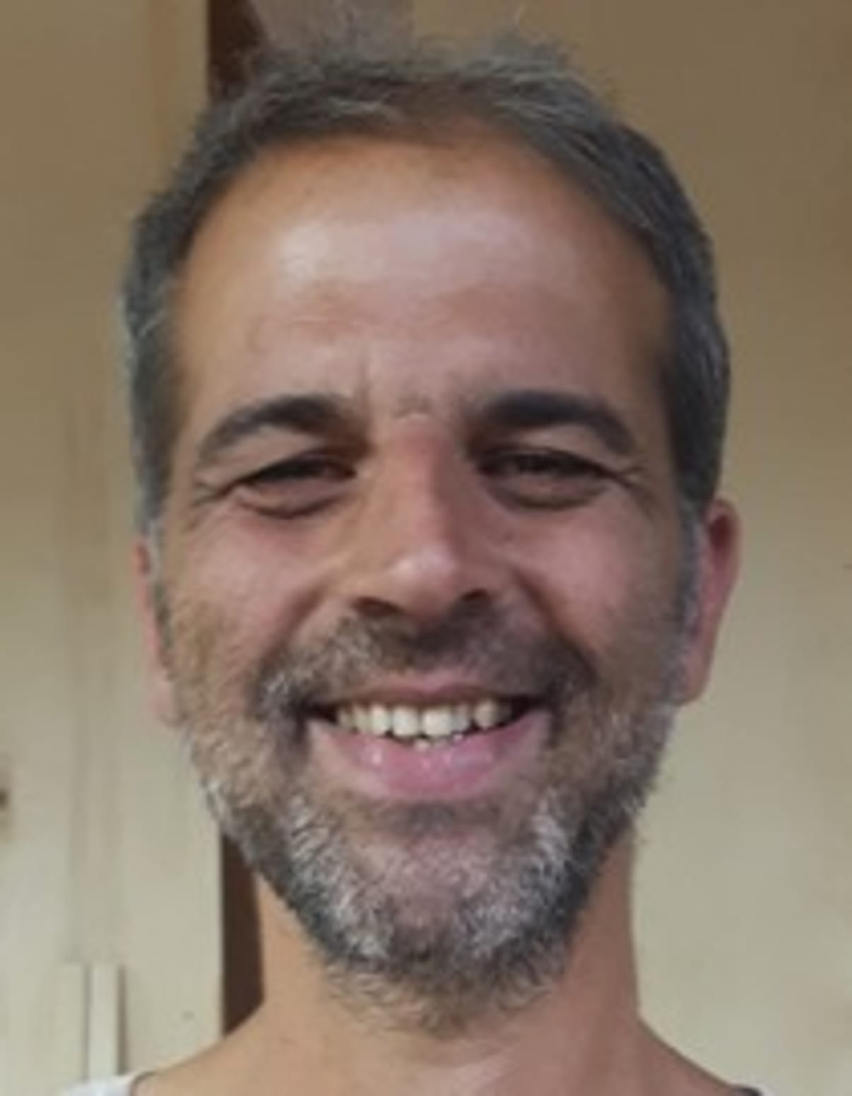 תמונת פורטרט של בעל המקצוע