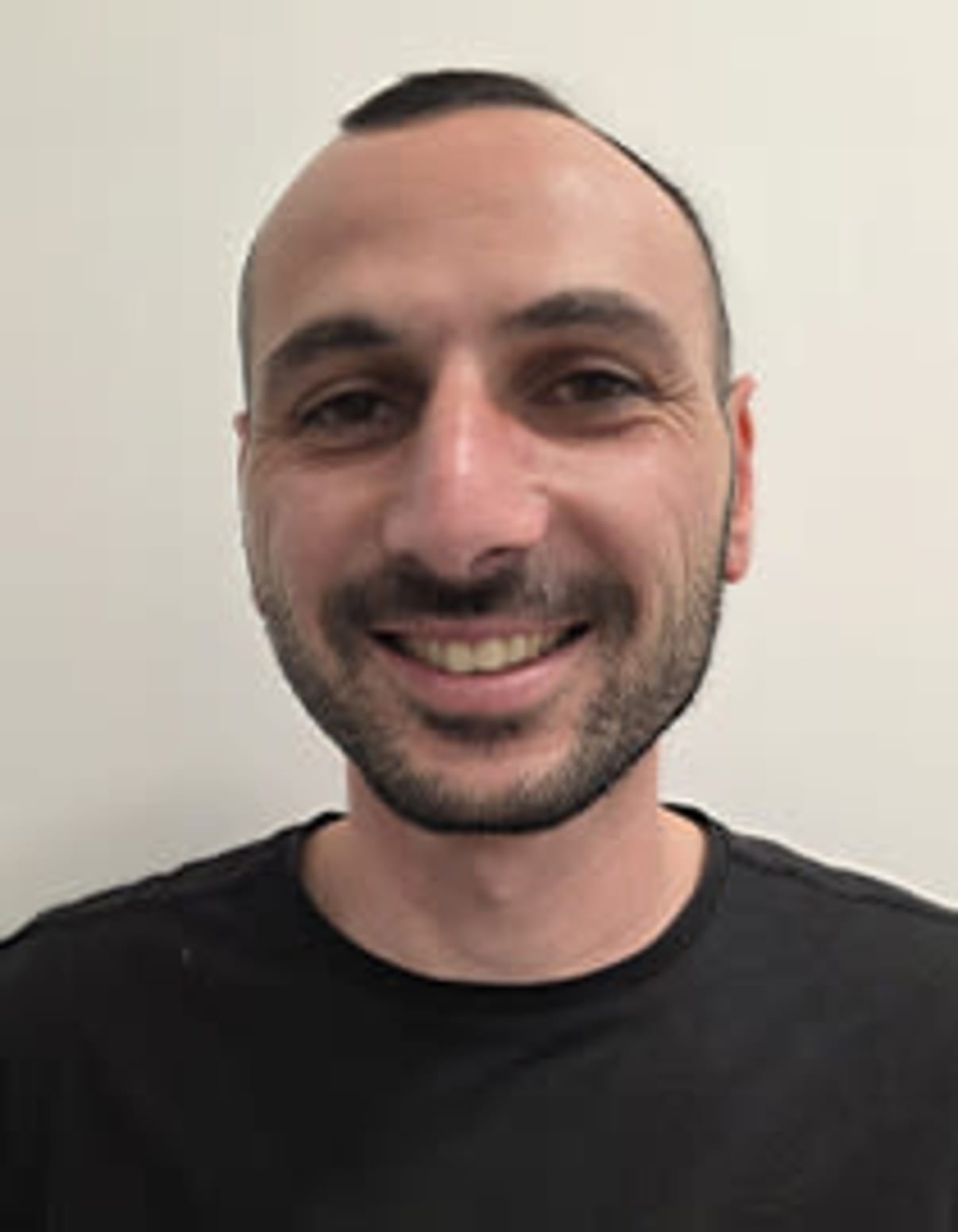 תמונת פורטרט של בעל המקצוע