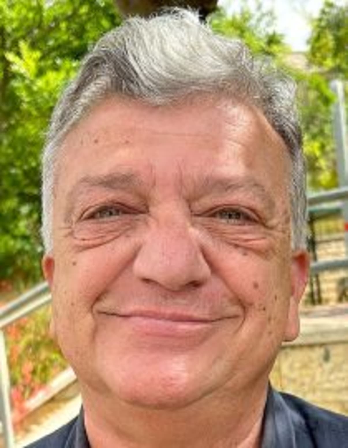 תמונת פורטרט של בעל המקצוע