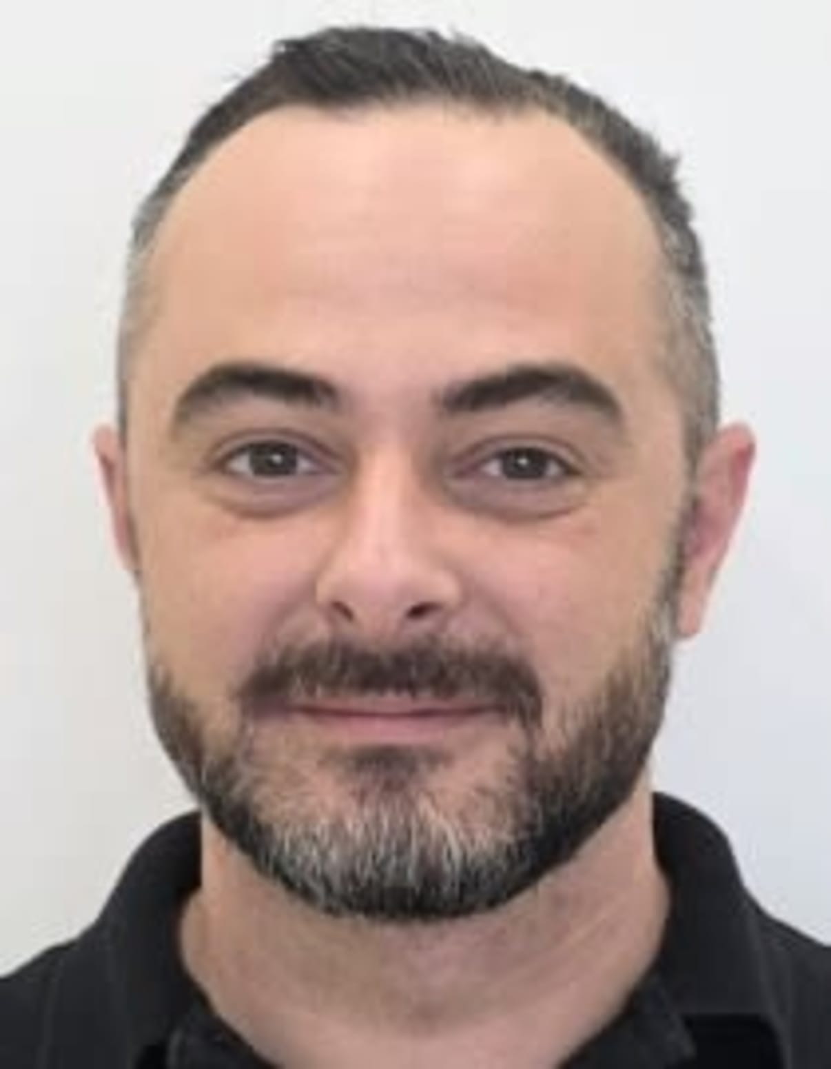 תמונת פורטרט של בעל המקצוע תמונת פורטרט של בעל המקצוע