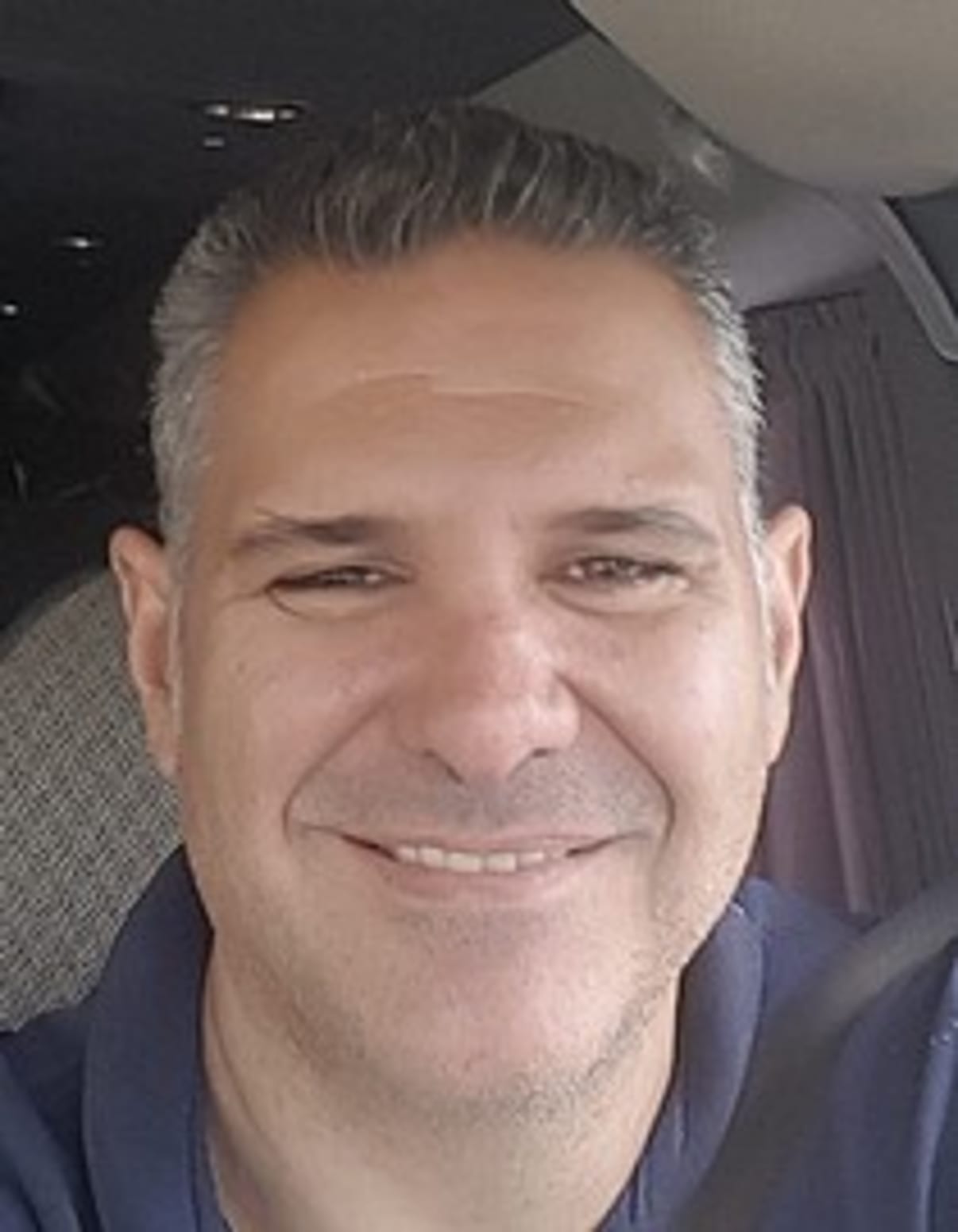 תמונת פורטרט של בעל המקצוע