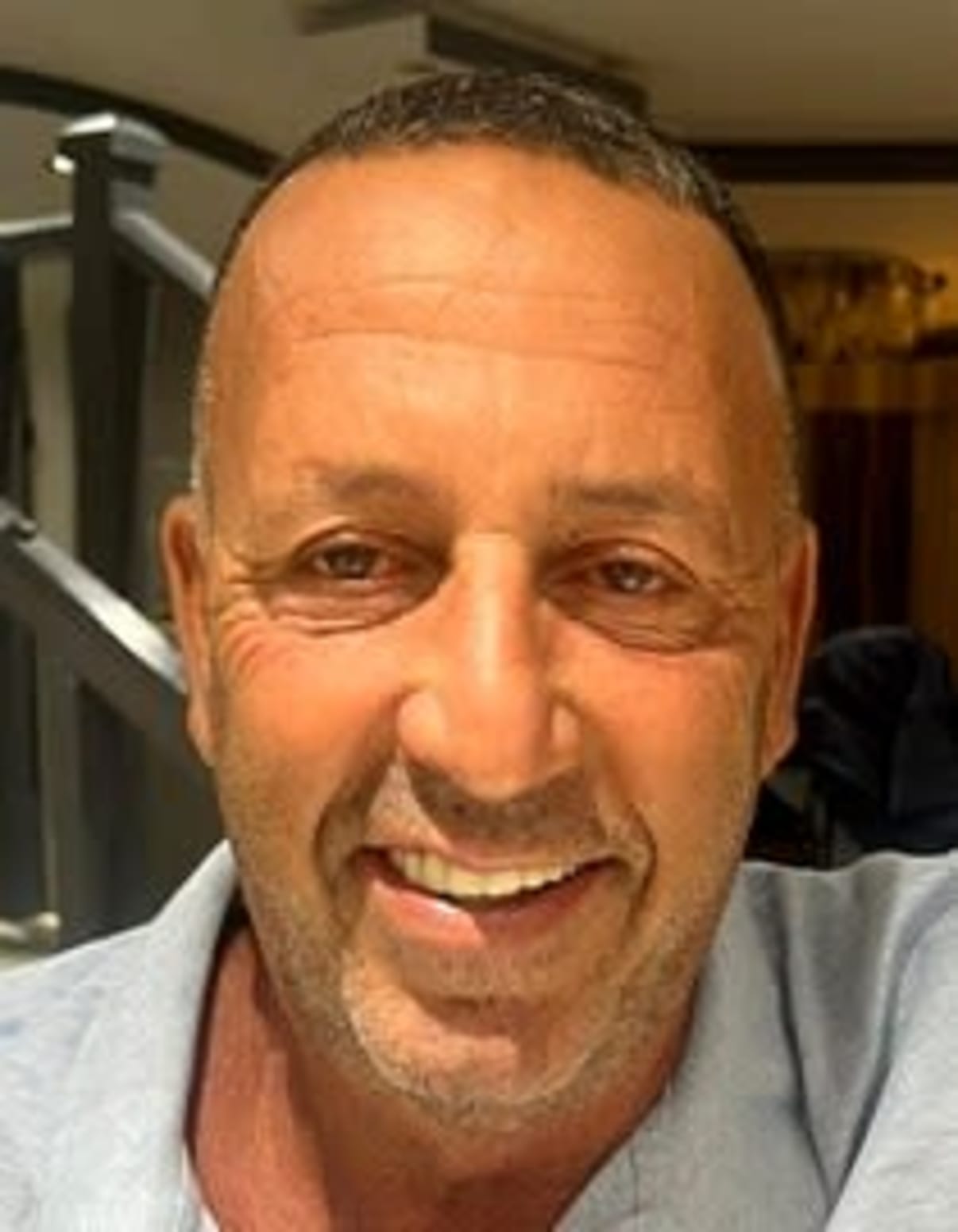 תמונת פורטרט של בעל המקצוע