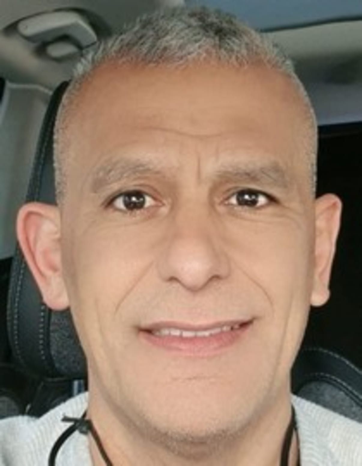 תמונת פורטרט של בעל המקצוע