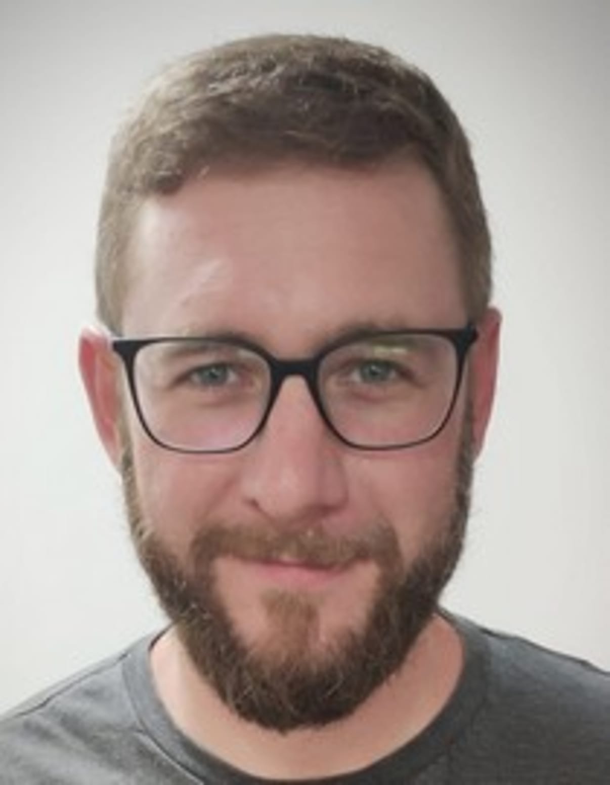 תמונת פורטרט של בעל המקצוע