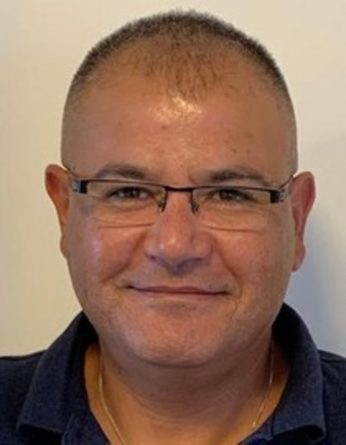 תמונת פורטרט של בעל המקצוע