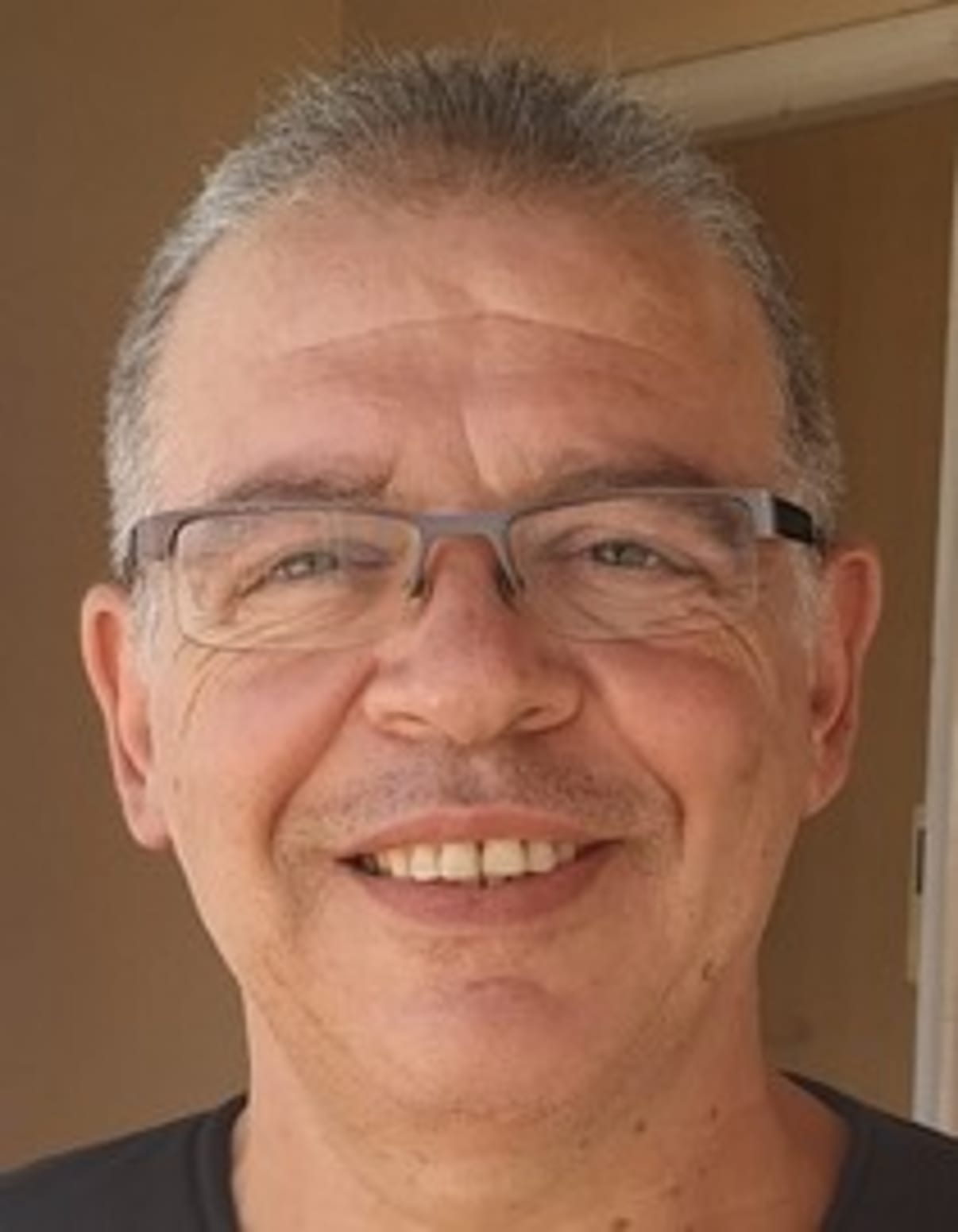 תמונת פורטרט של בעל המקצוע