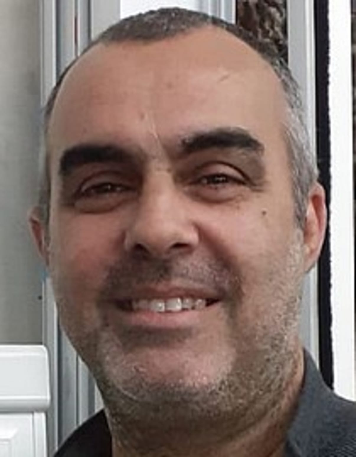 תמונת פורטרט של בעל המקצוע