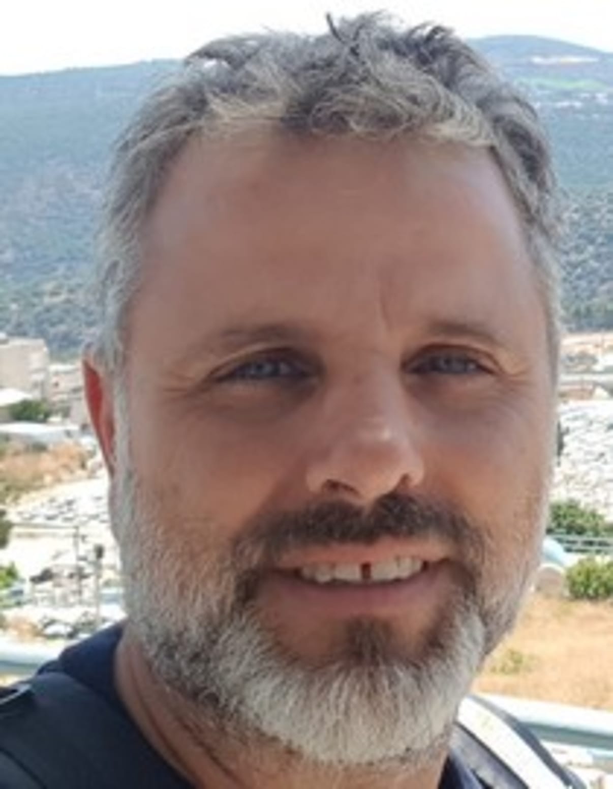 תמונת פורטרט של בעל המקצוע