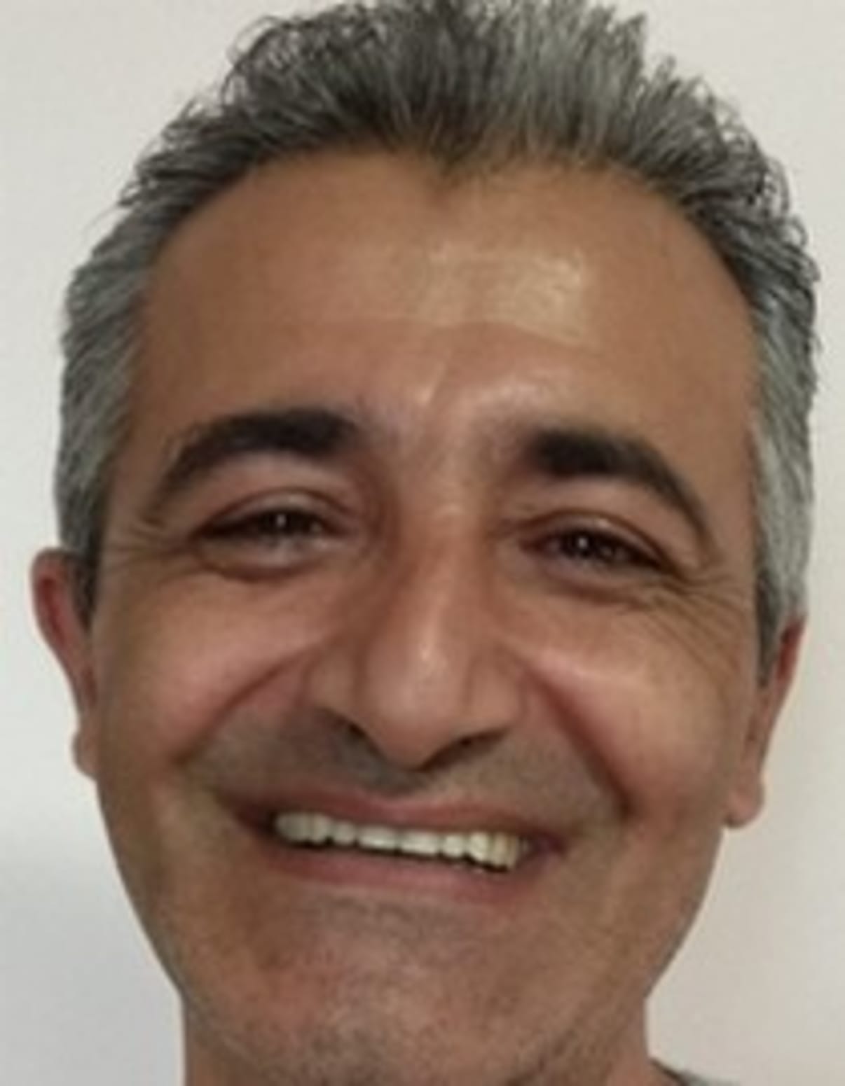 תמונת פורטרט של בעל המקצוע