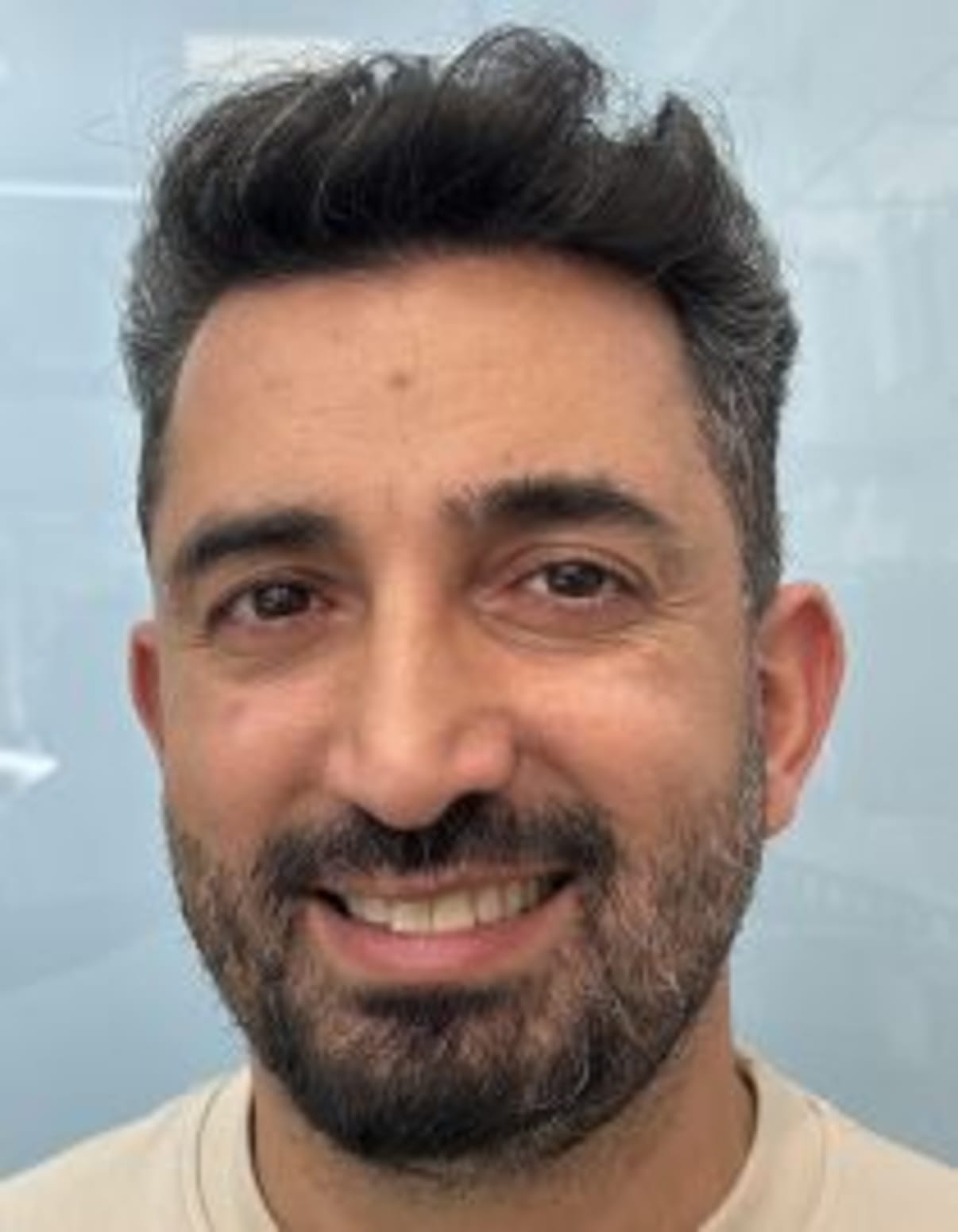 תמונת פורטרט של בעל המקצוע