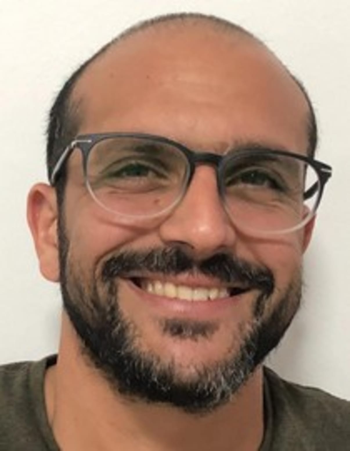 תמונת פורטרט של בעל המקצוע