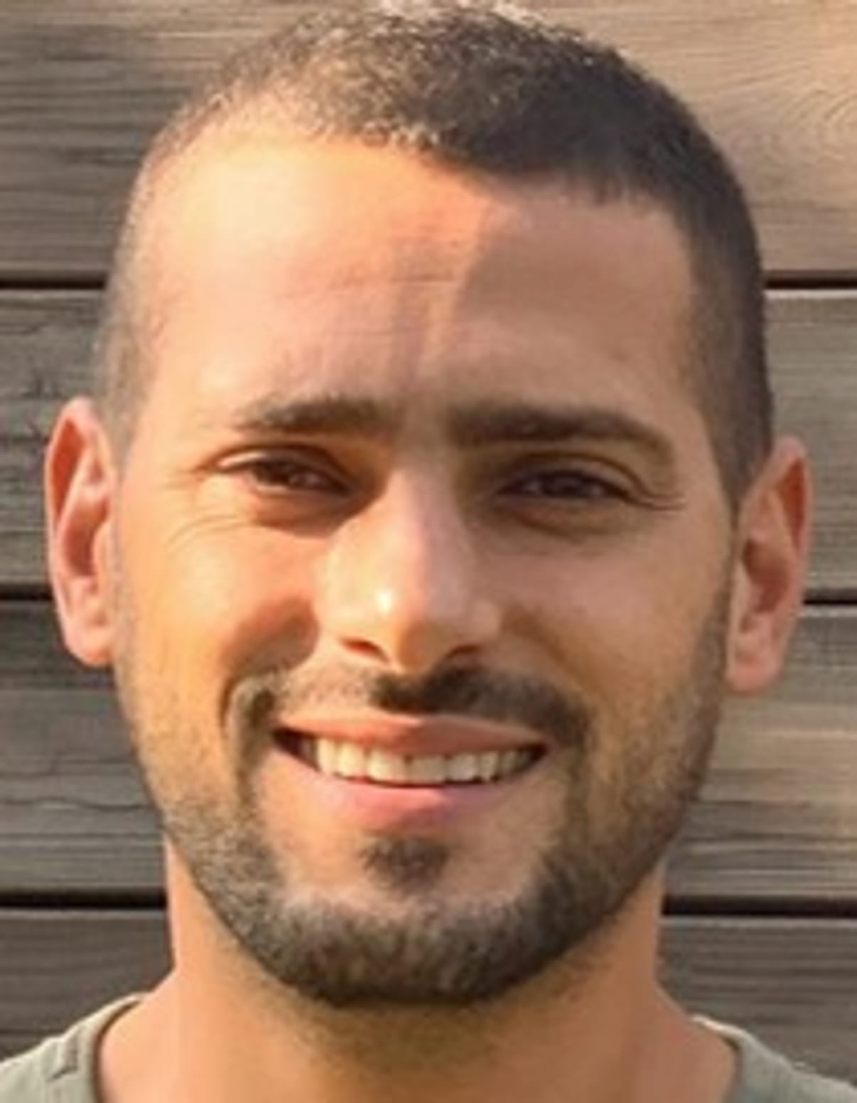 תמונת פורטרט של בעל המקצוע