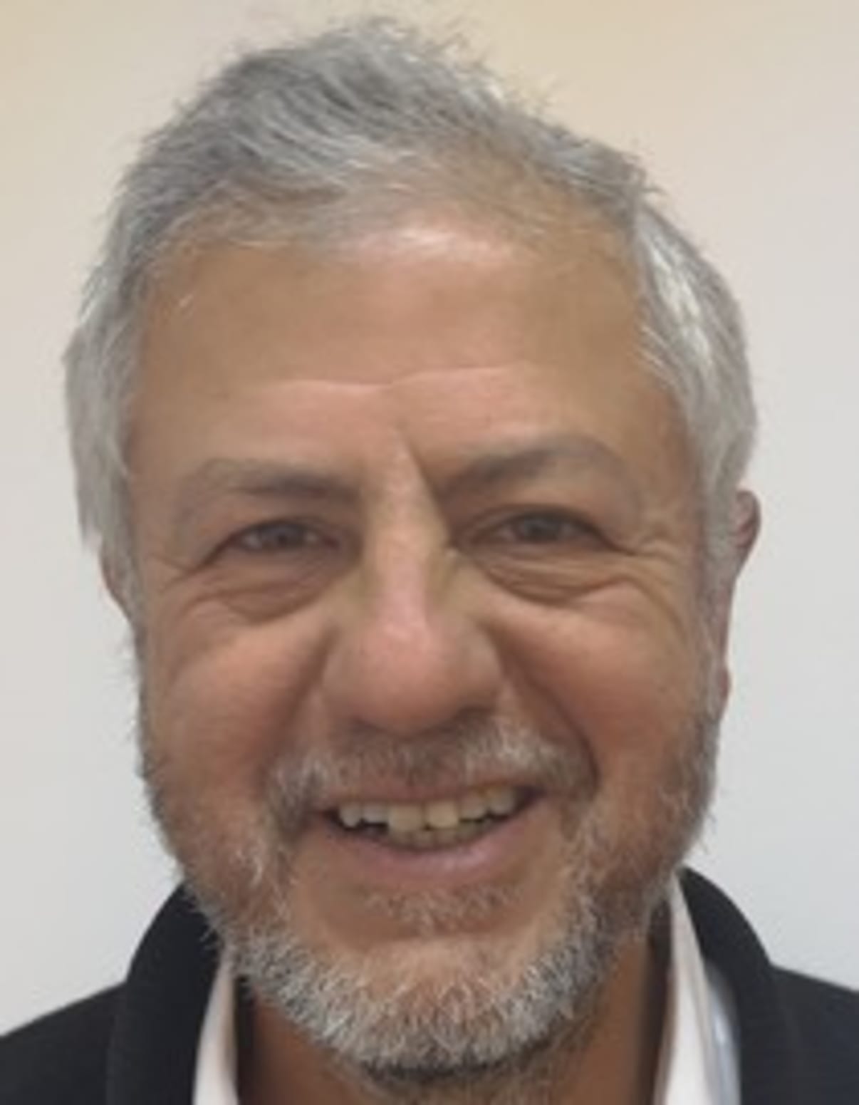 תמונת פורטרט של בעל המקצוע