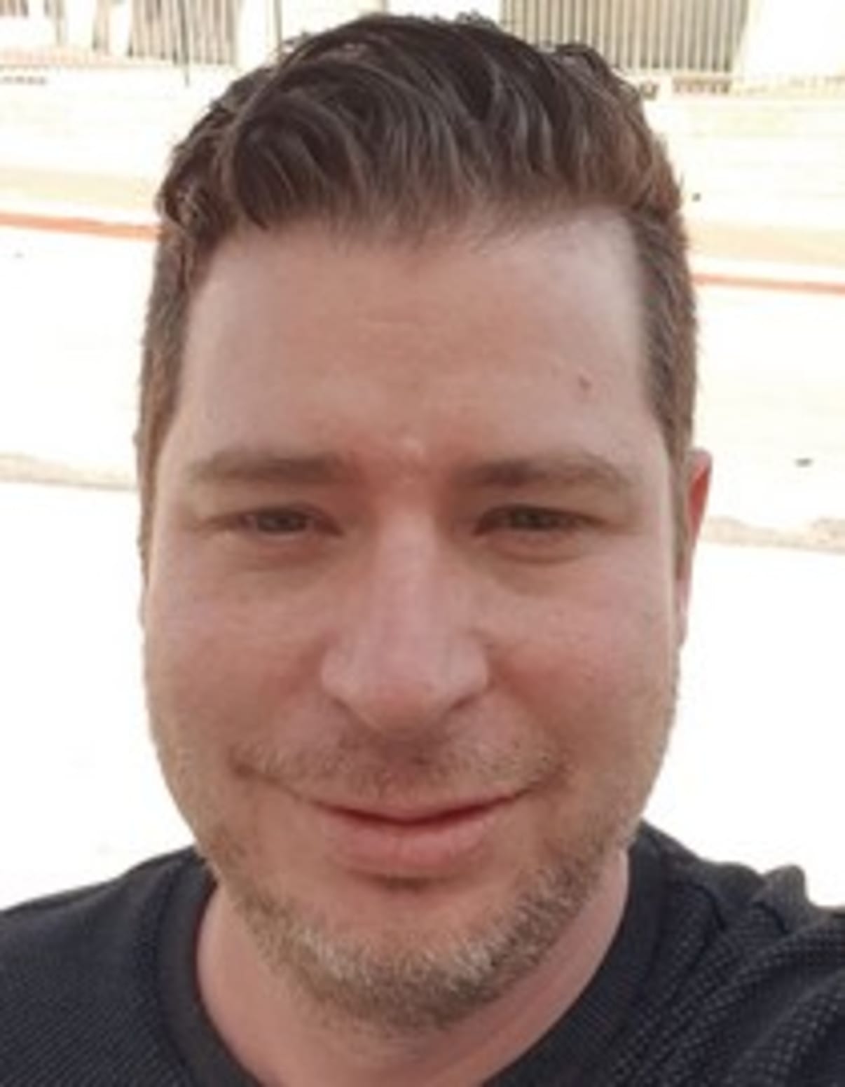 תמונת פורטרט של בעל המקצוע