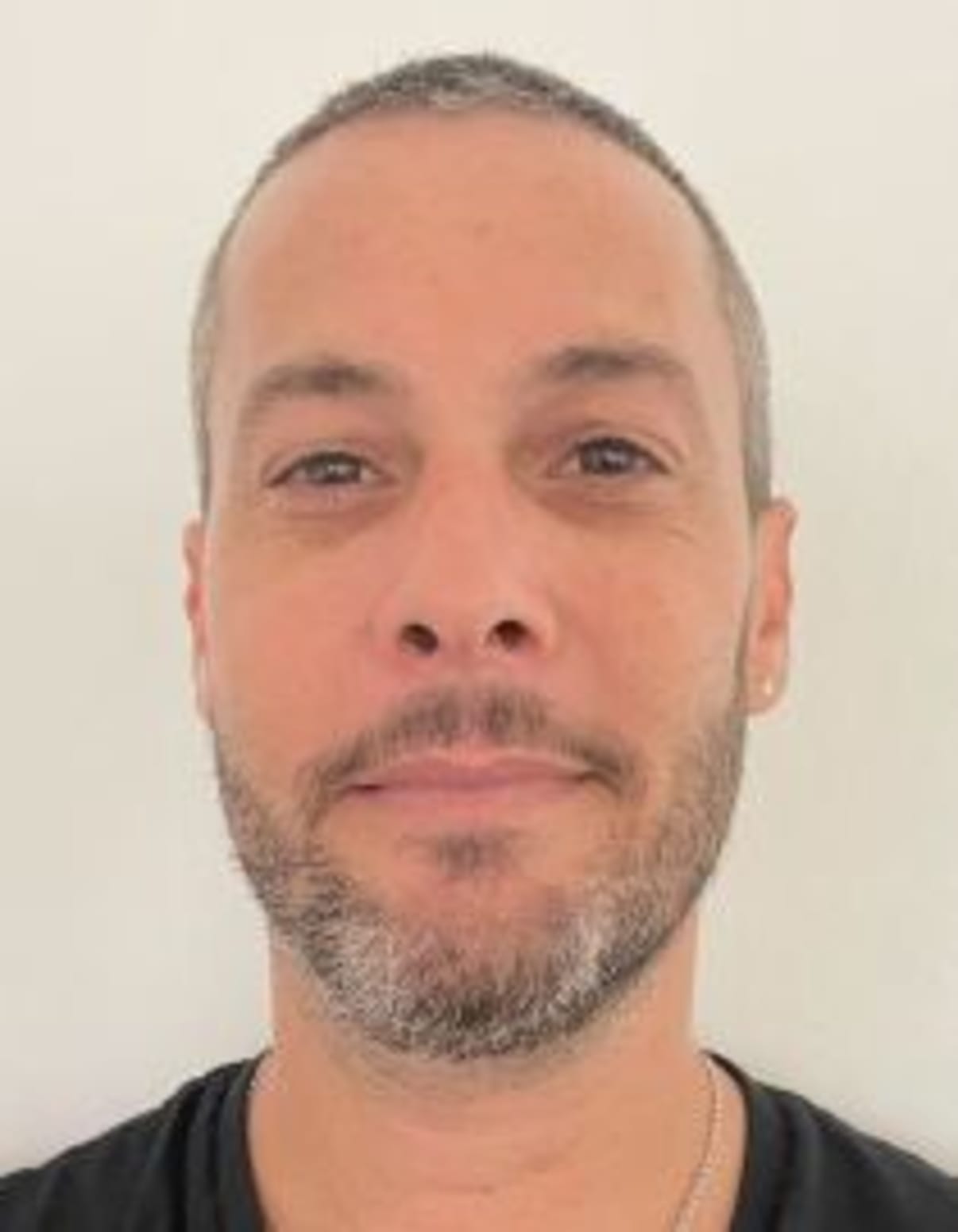 תמונת פורטרט של בעל המקצוע