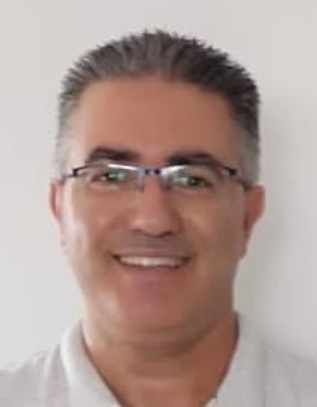 תמונת פורטרט של בעל המקצוע