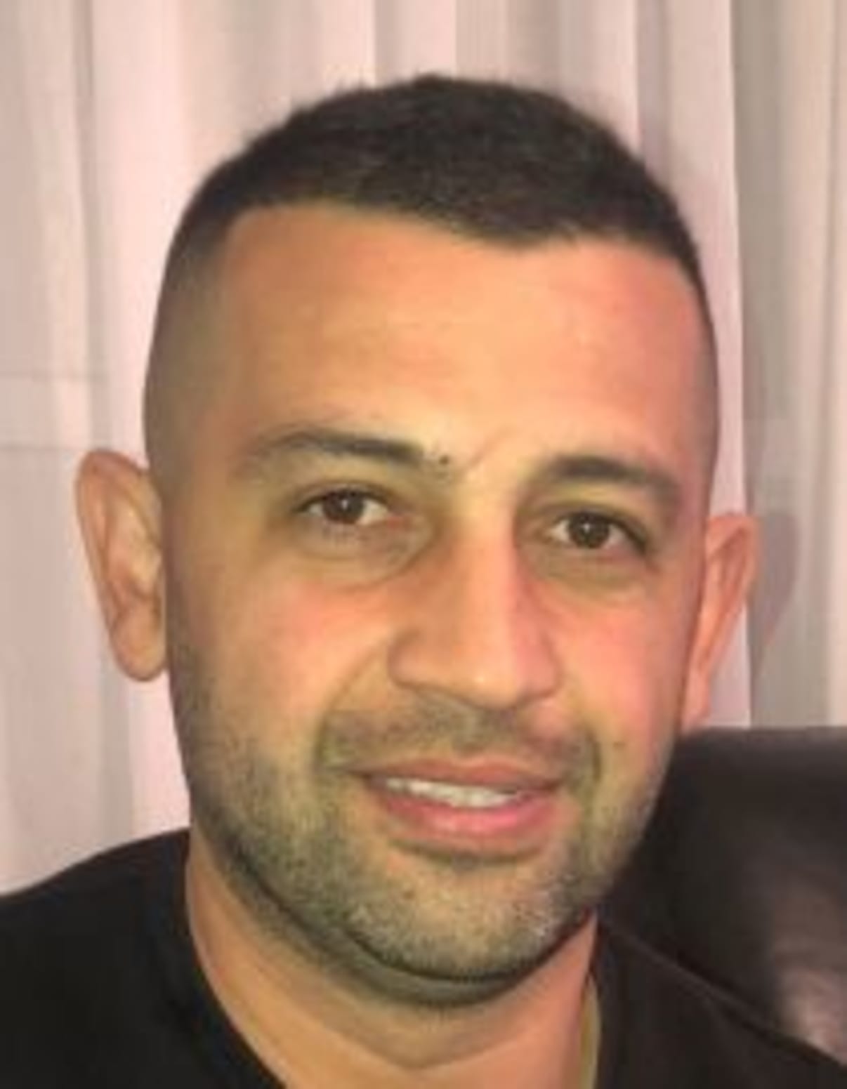 תמונת פורטרט של בעל המקצוע