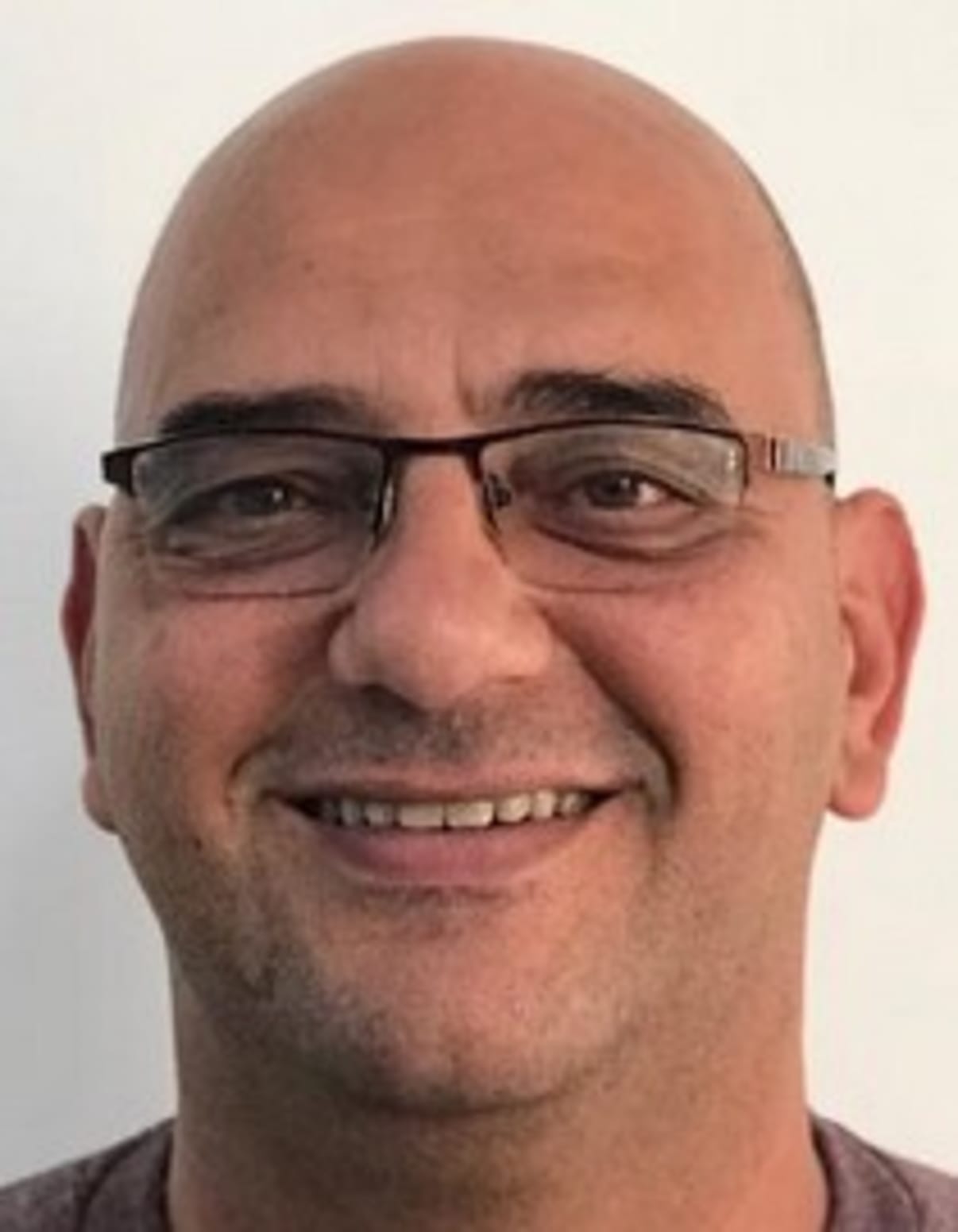 תמונת פורטרט של בעל המקצוע