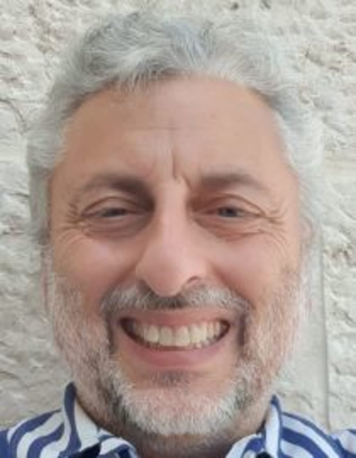 תמונת פורטרט של בעל המקצוע