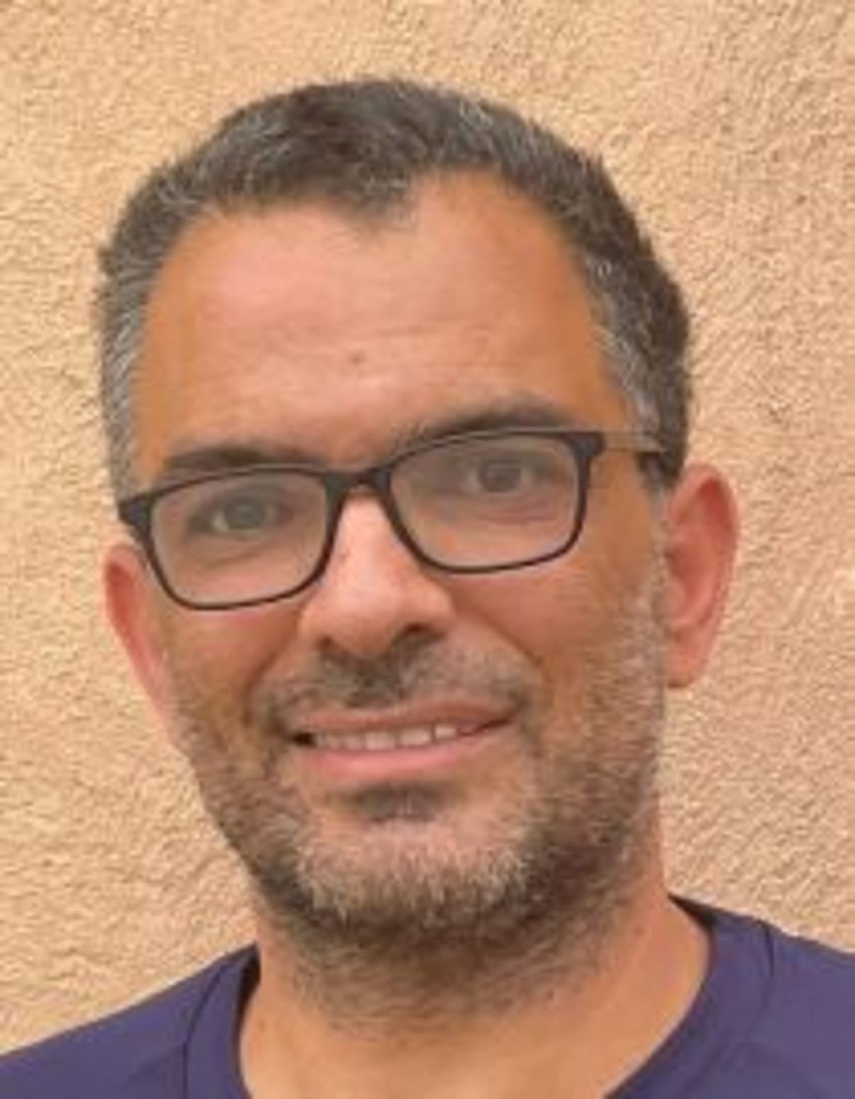 תמונת פורטרט של בעל המקצוע