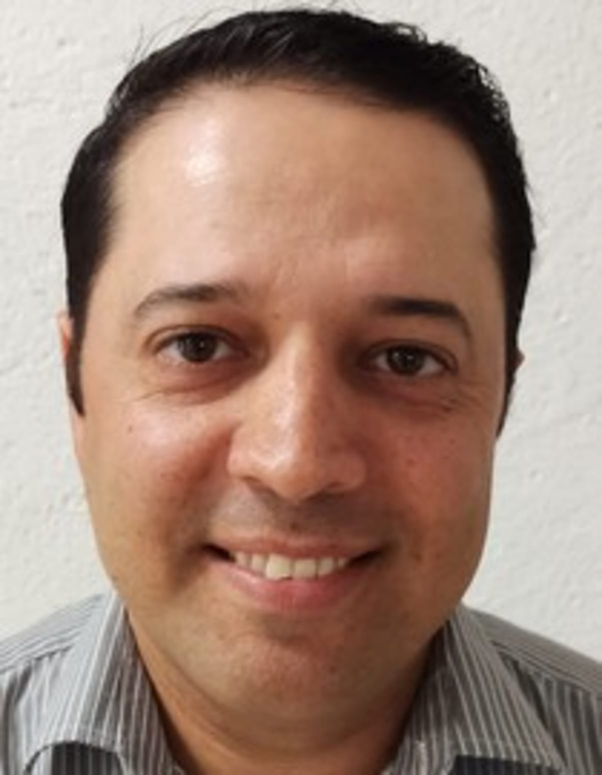 תמונת פורטרט של בעל המקצוע