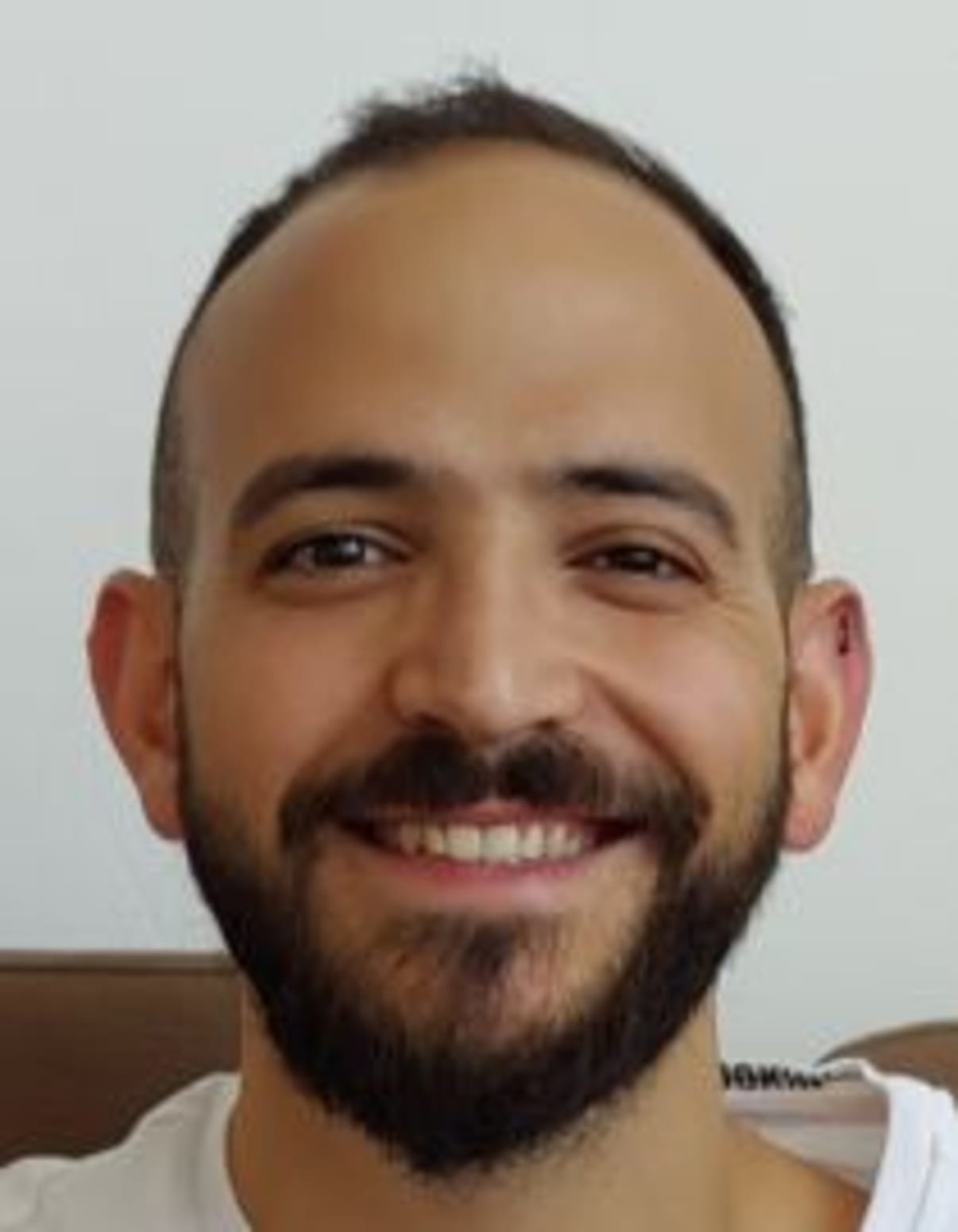 תמונת פורטרט של בעל המקצוע