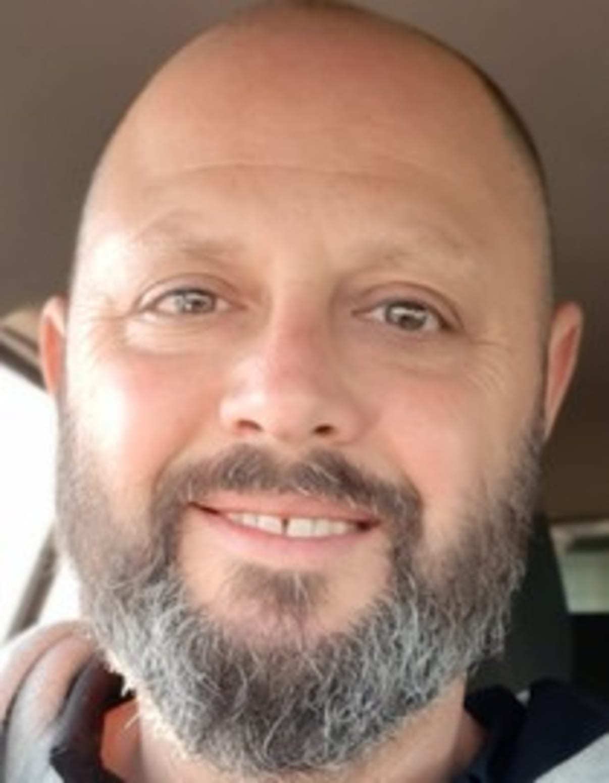 תמונת פורטרט של בעל המקצוע