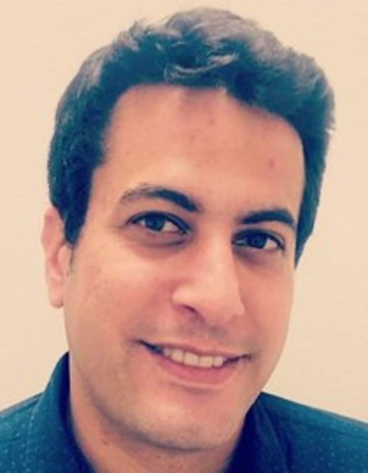 תמונת פורטרט של בעל המקצוע