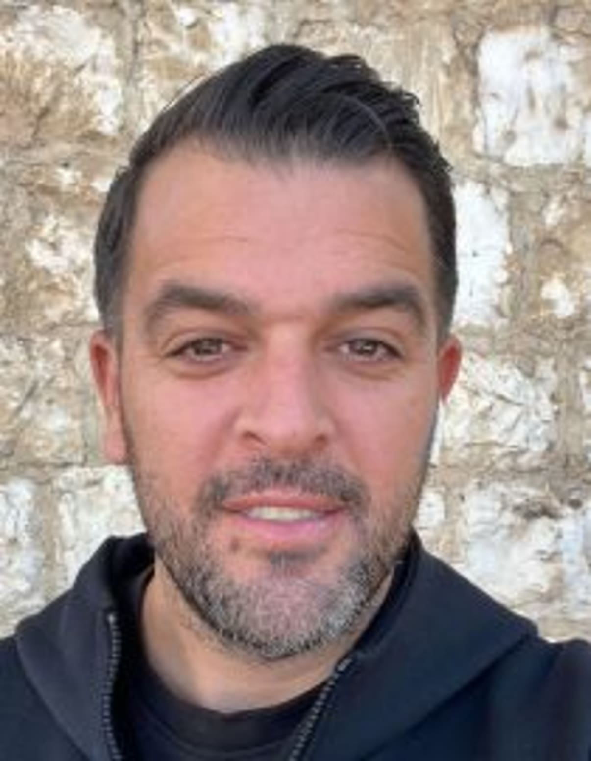 תמונת פורטרט של בעל המקצוע