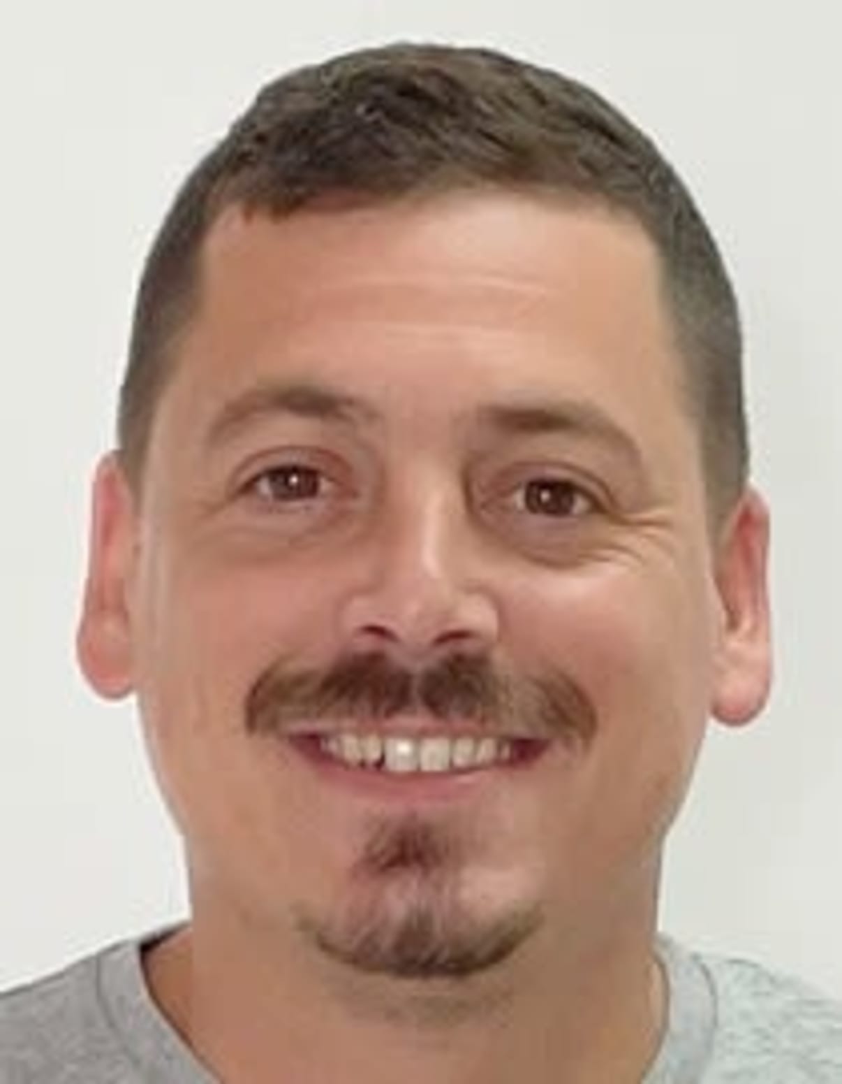 תמונת פורטרט של בעל המקצוע