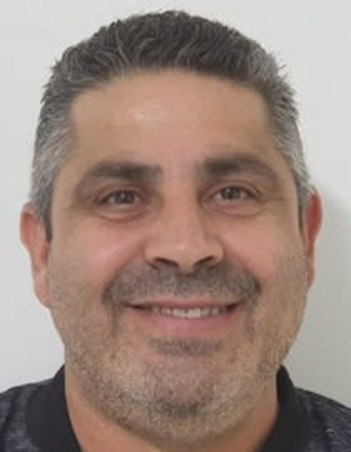 תמונת פורטרט של בעל המקצוע