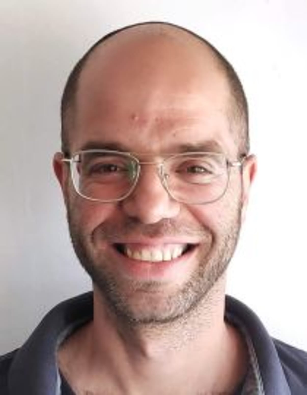 תמונת פורטרט של בעל המקצוע