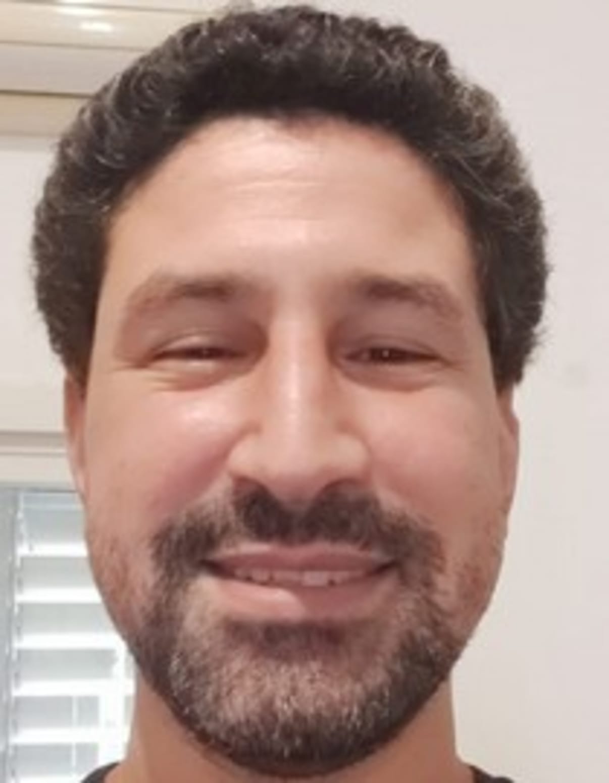 תמונת פורטרט של בעל המקצוע