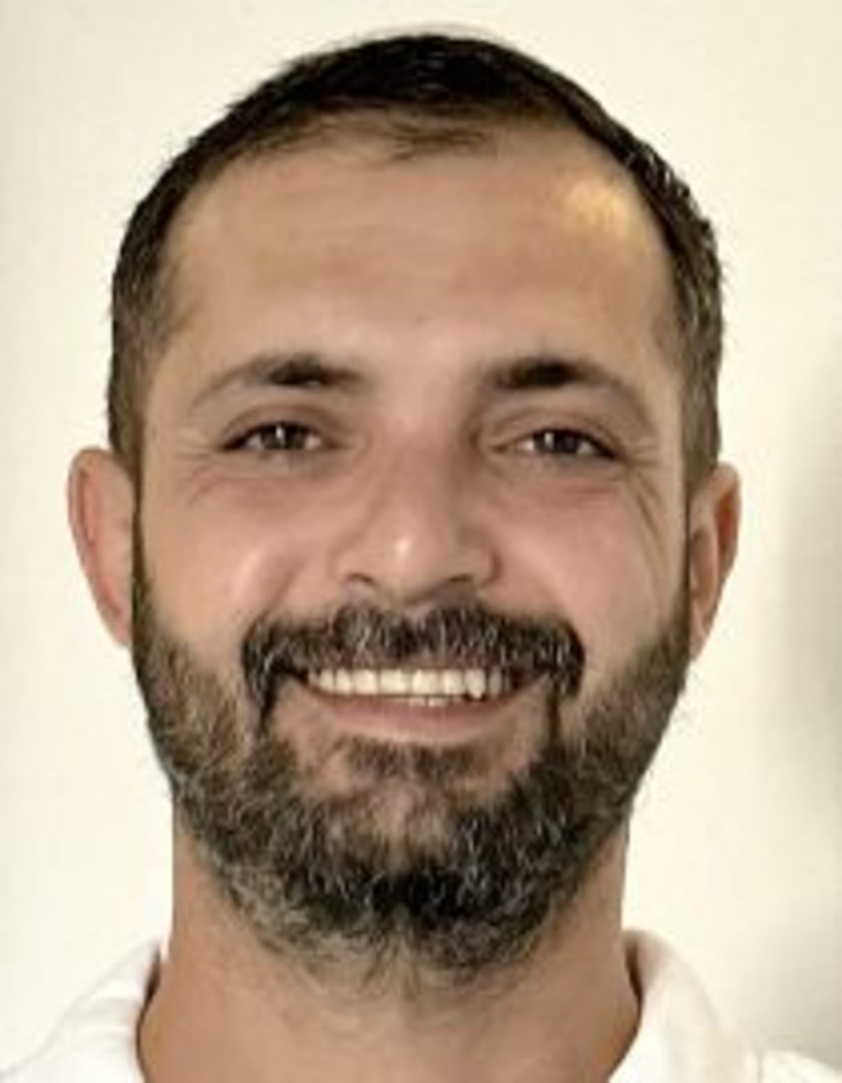 תמונת פורטרט של בעל המקצוע