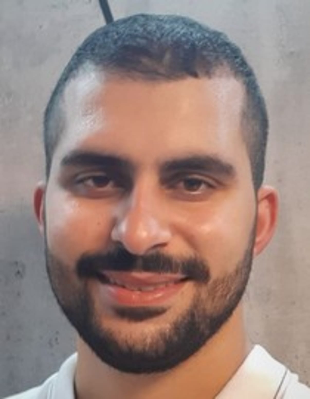 תמונת פורטרט של בעל המקצוע