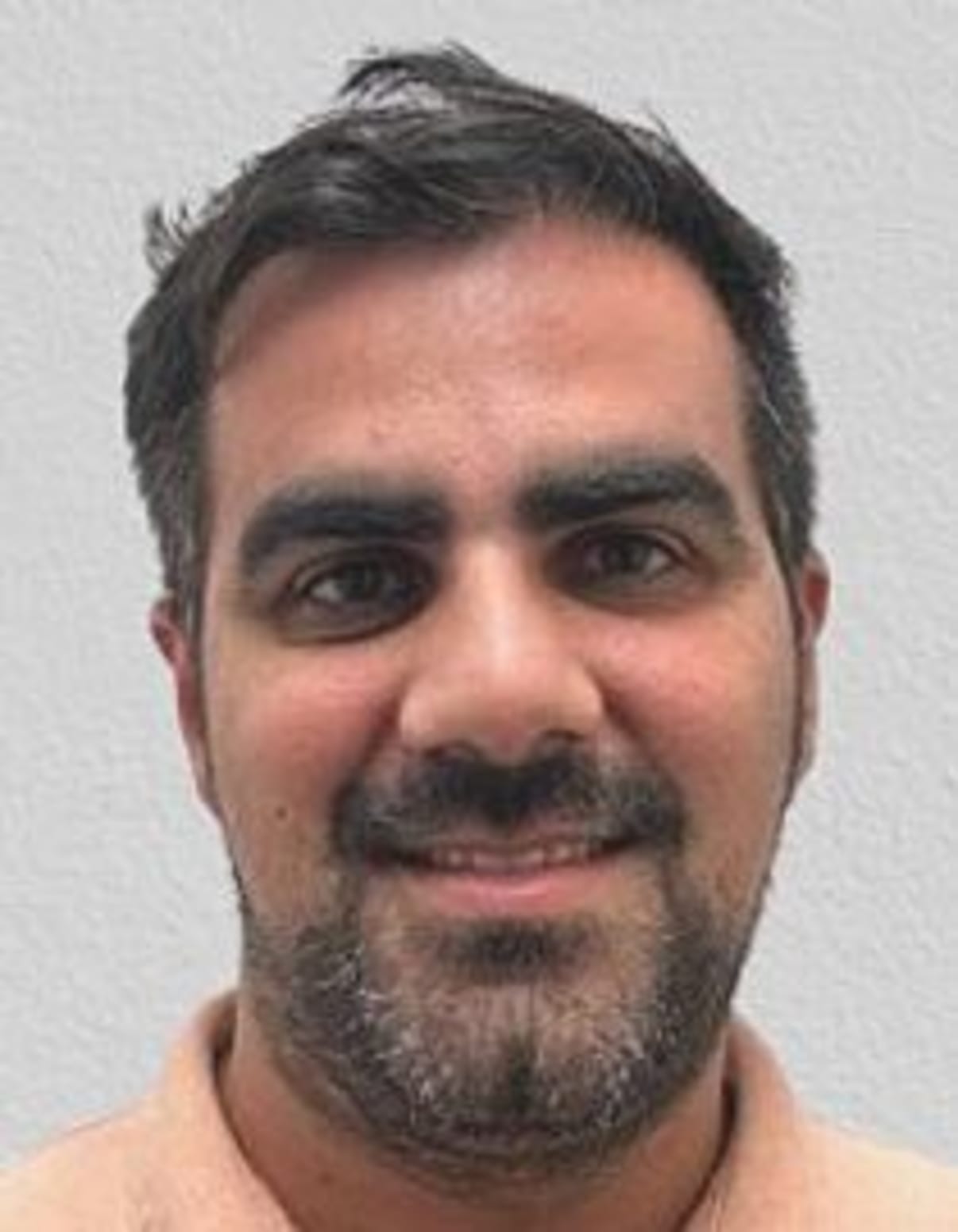 תמונת פורטרט של בעל המקצוע