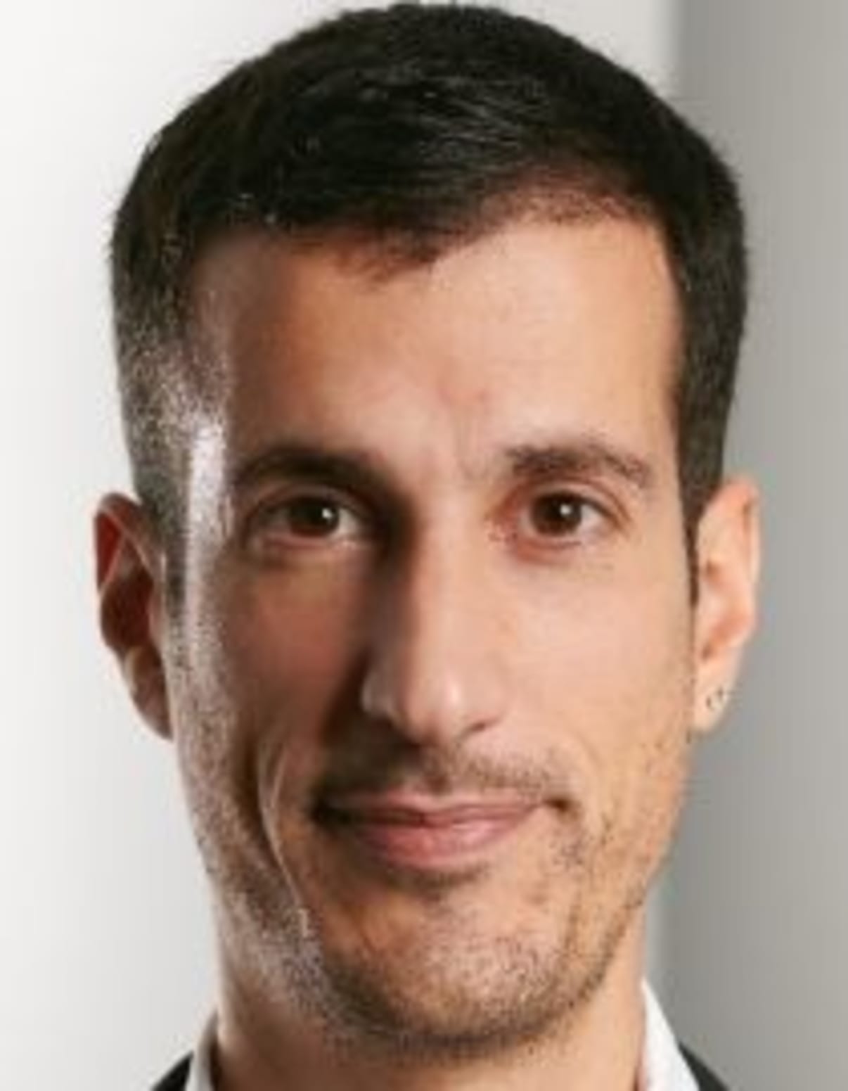 תמונת פורטרט של בעל המקצוע