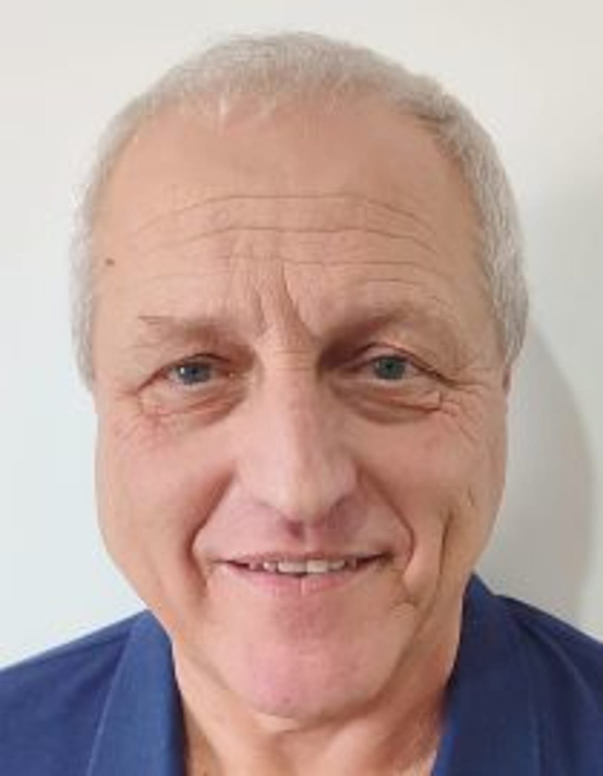 תמונת פורטרט של בעל המקצוע