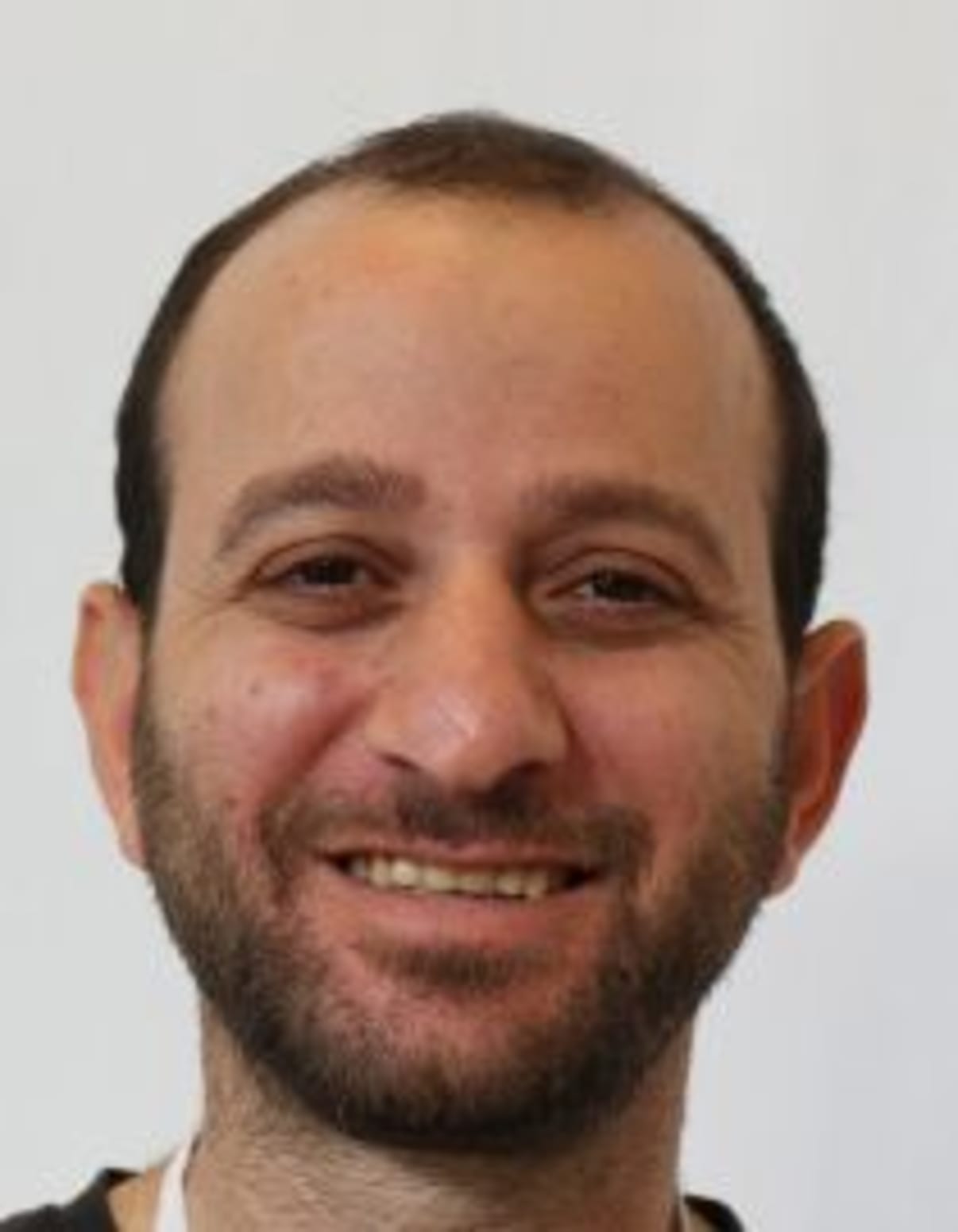 תמונת פורטרט של בעל המקצוע