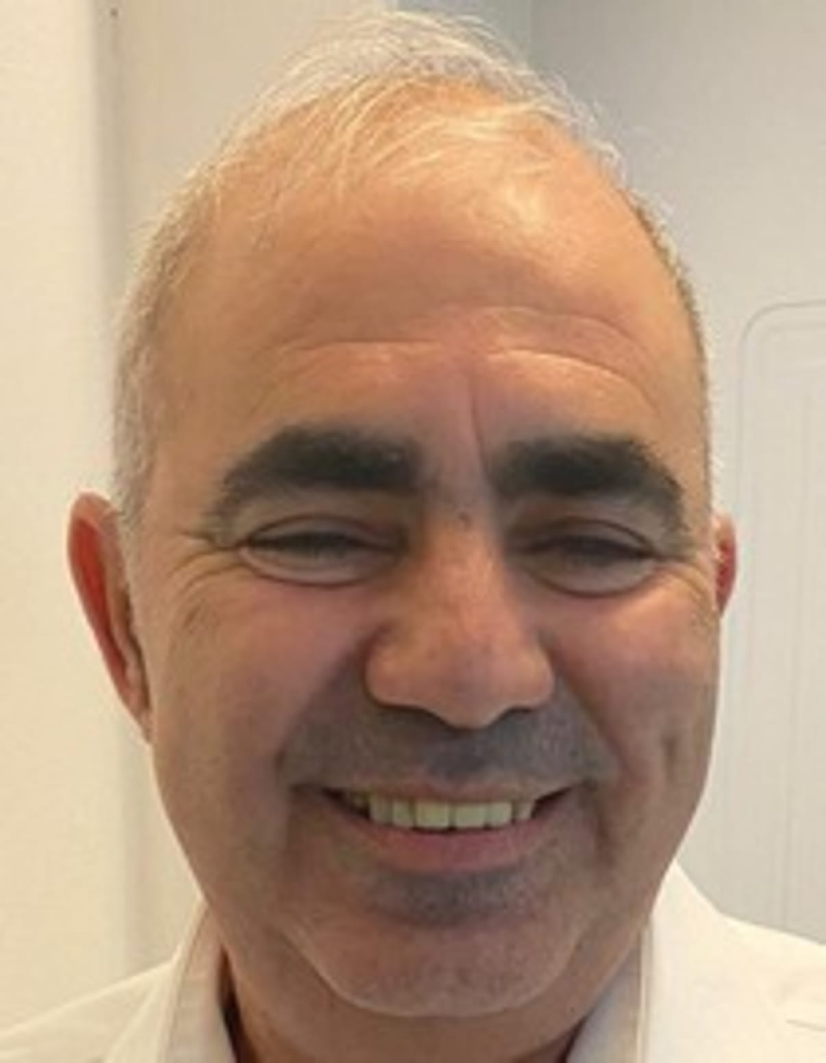 תמונת פורטרט של בעל המקצוע