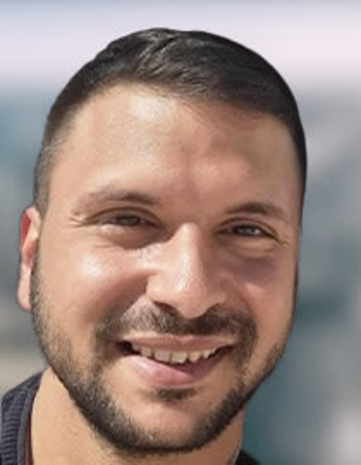 תמונת פורטרט של בעל המקצוע