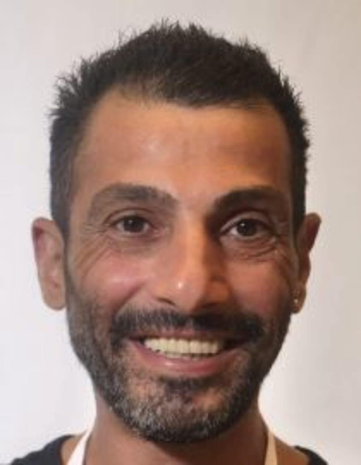 תמונת פורטרט של בעל המקצוע