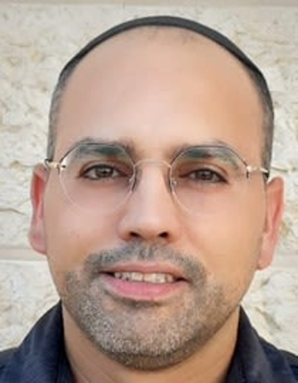 תמונת פורטרט של בעל המקצוע