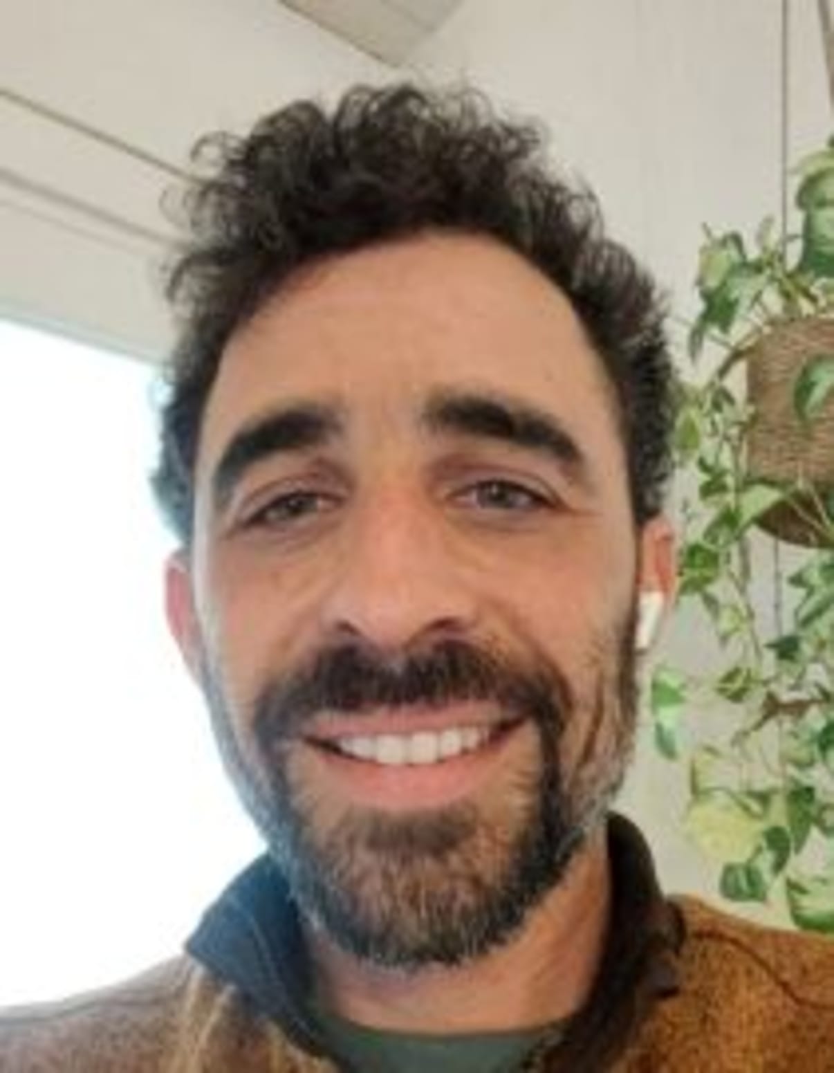 תמונת פורטרט של בעל המקצוע