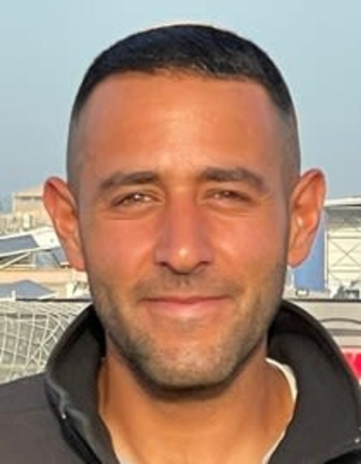 תמונת פורטרט של בעל המקצוע